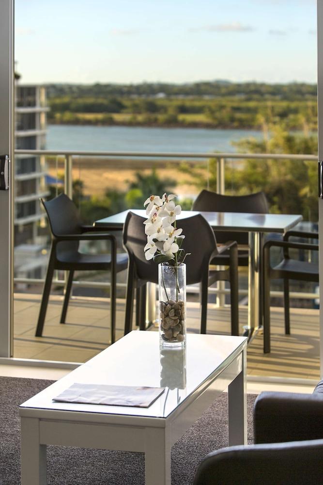 Oaks Mackay Rivermarque Hotel מראה חיצוני תמונה
