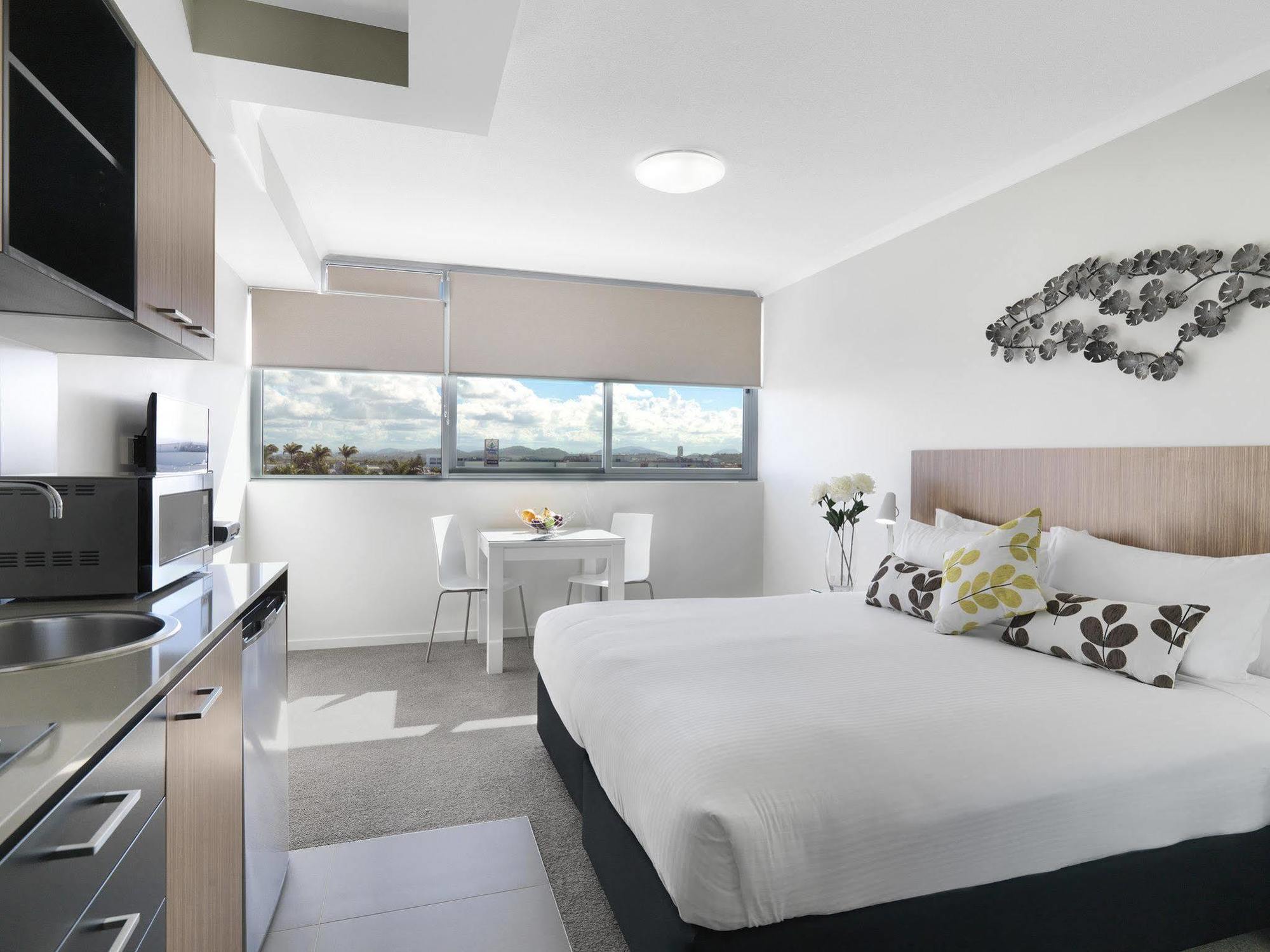 Oaks Mackay Rivermarque Hotel מראה חיצוני תמונה